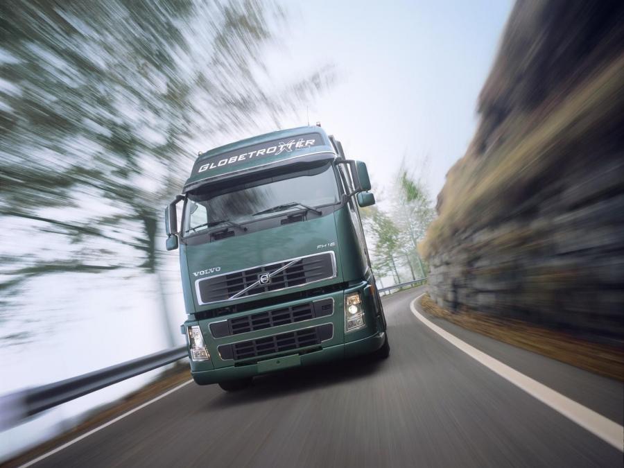  Volvo FH16 4x2 2003 года  (фото 1 из 15)